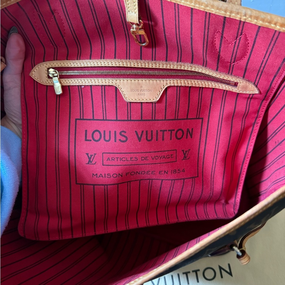 Authentic Louis Vuitton Neverfull MM - Picture 8 of 14